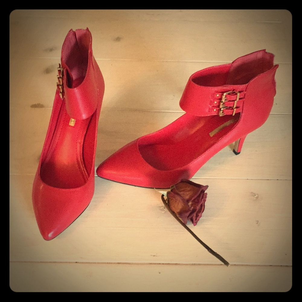 BCBGeneration red heels